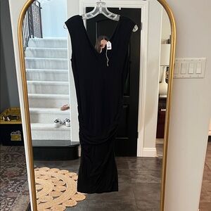 Elegant Black Sleeveless Dress